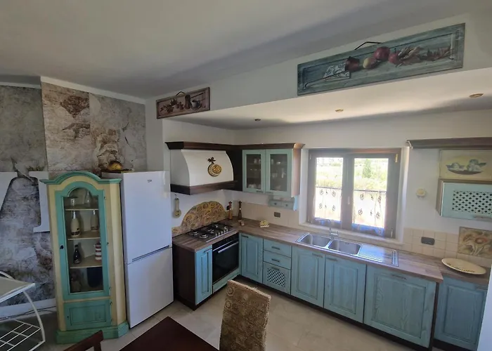 Nina's House 4 A 300 Mt Dal Mare *